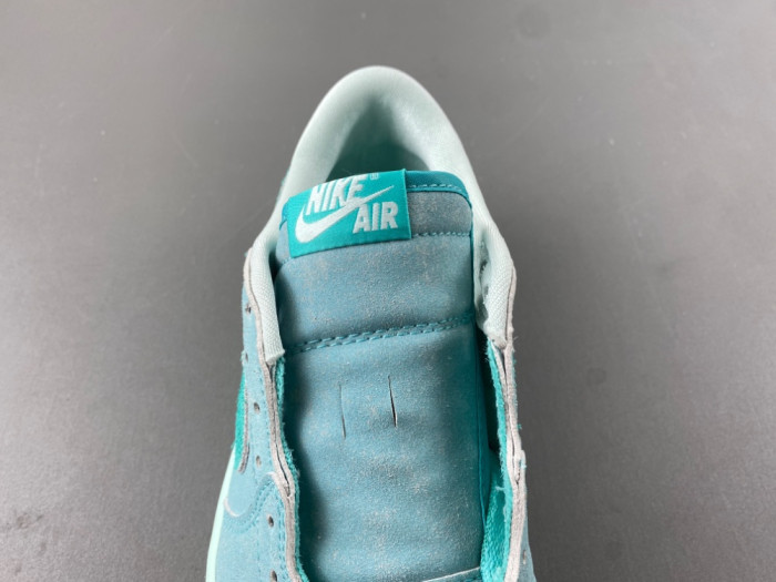 Jordan 1 Retro Low OG Washed Teal HQ8111-300