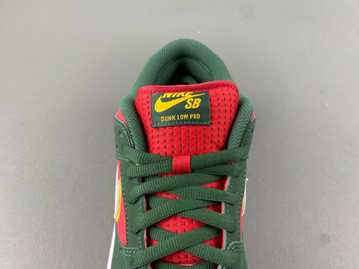Nike SB Dunk Low Pro PRM Seattle Supersonics FZ1287-300