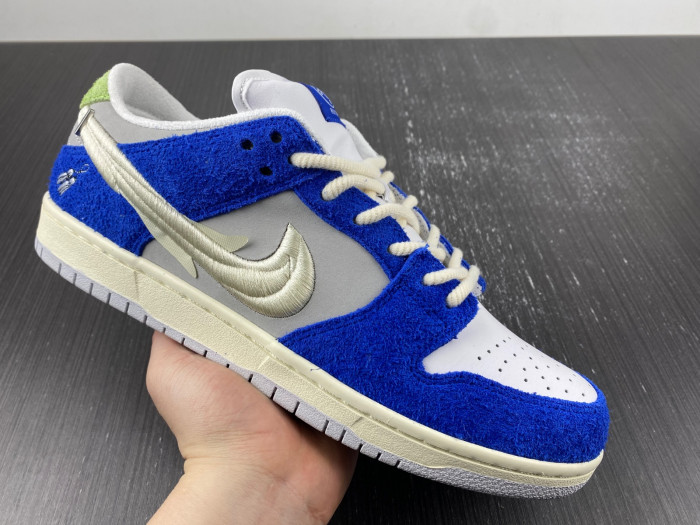 fly streetwear x nike sb dunk low dq5130-400