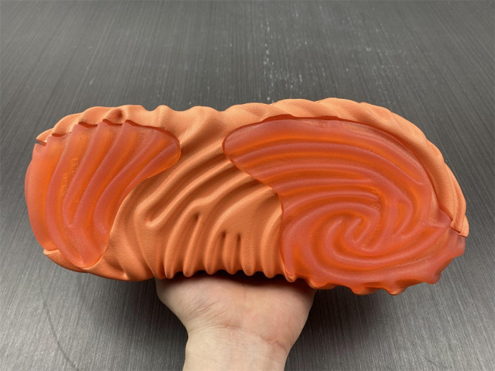 Cr*0*s pollex clog by salehe bembury urchin