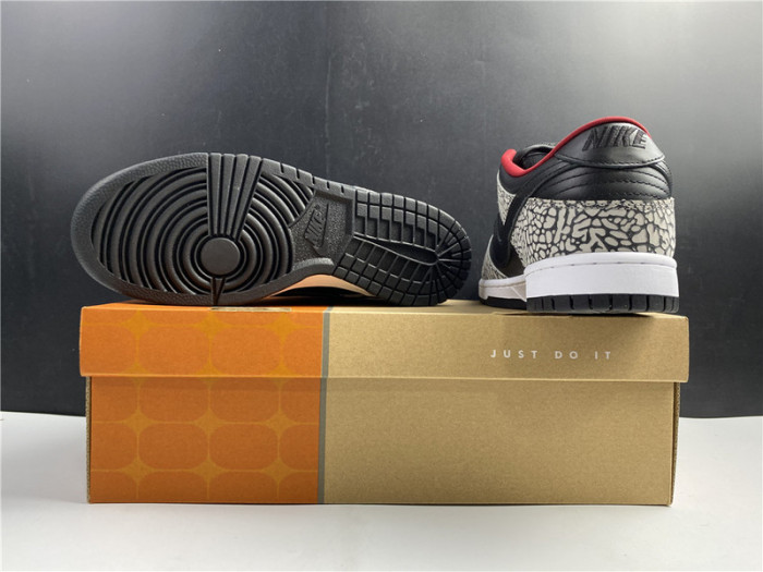 S*pre* x nike sb dunk low pro 