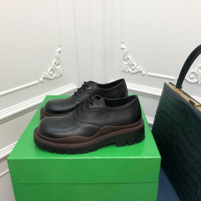 botteg*Ve*ne*ta tire leather ankle boots