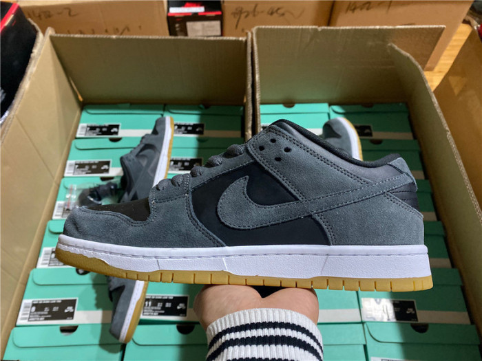 nike sb dunk low dark grey black gum ar0778-001