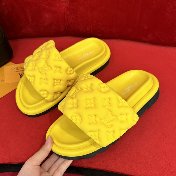 LOU1_TON POOL PILLOW COMFORT MULE (EU35-EU40)