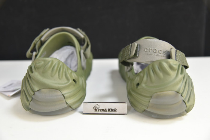 Cr*0*s pollex clog by salehe bembury urchin